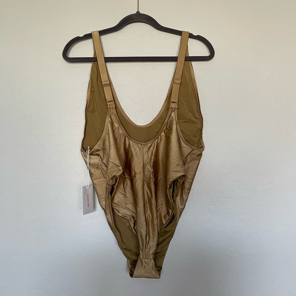 Good American HIGH CUT DEEP BACK ONE PEICE size 6 New - Picture 8 of 10